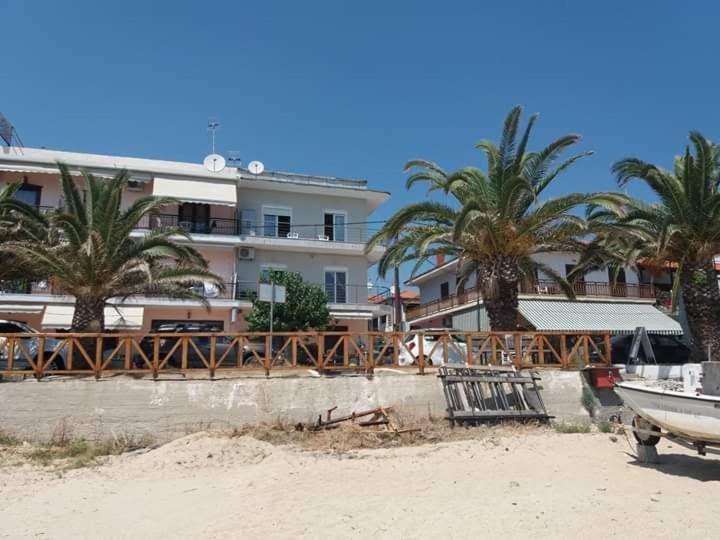 Zefis Appartment Ouranoupoli Eksteriør bilde